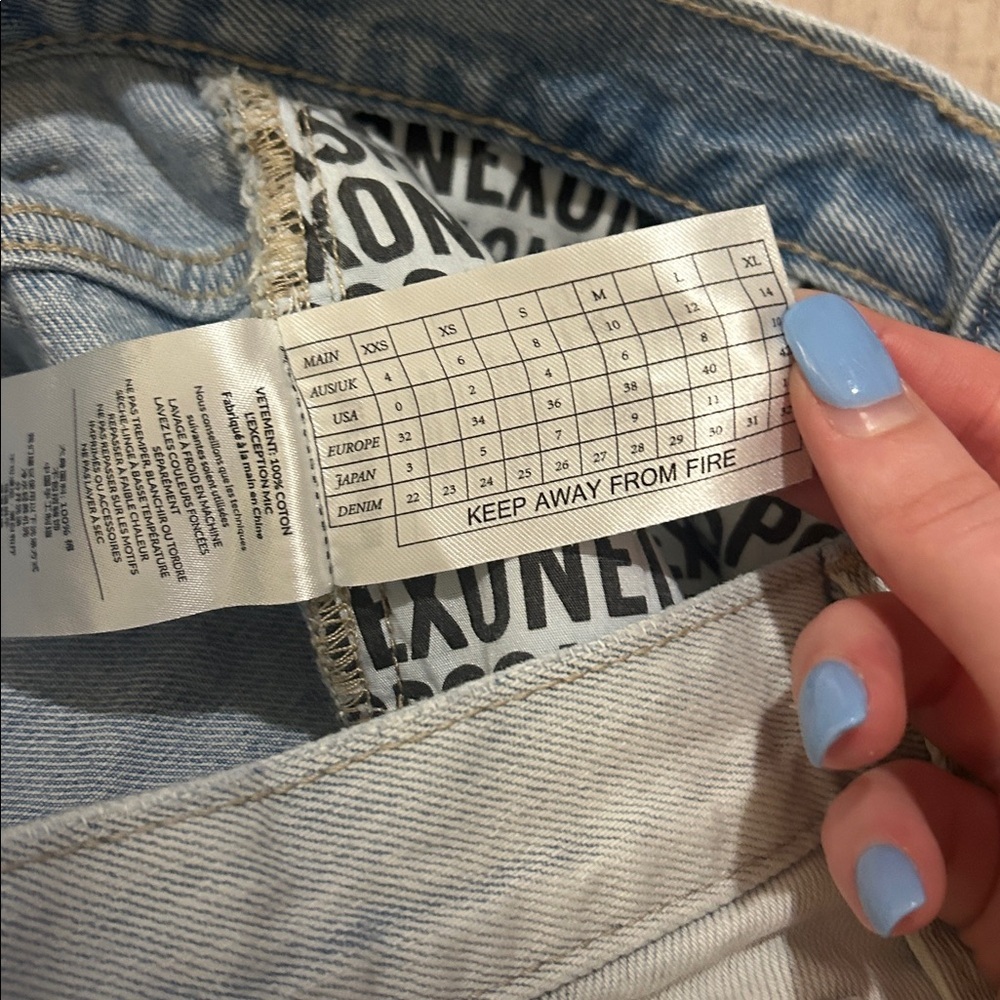 ONE X ONETEASPOON Light Wash Distressed Denim 2020 Mini Skirt Jean - Picture 4 of 6